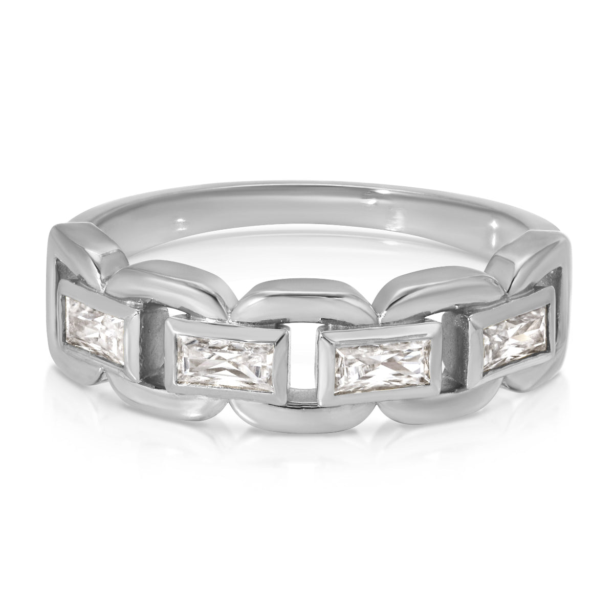 A C'est Moi Link Ring in white gold on a white background. 