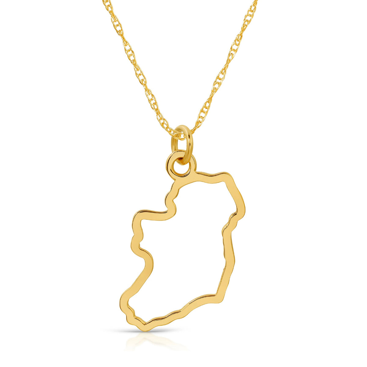 An Ireland necklace in yellow gold on a white background. 
