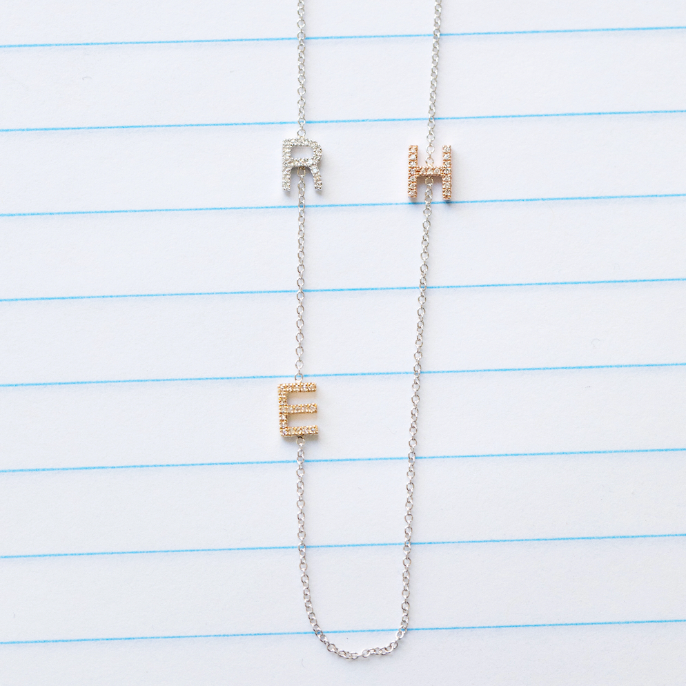 【Maya Brenner】14K イニシャル３チャームネックレス Maya Brenner】14K イニシャル3チャームネックレス (Maya