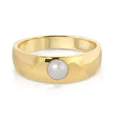 A Perla Pinky Ring on a white background. 