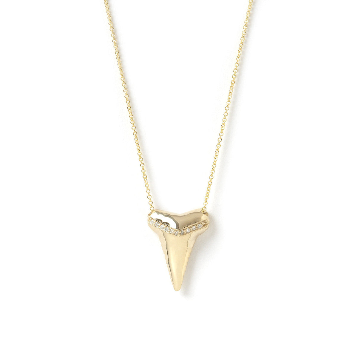 A Sharktooth Necklace with Diamond Ridge in yellow gold on a white background. 